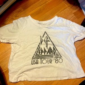Women’s large Def Leppard shirt